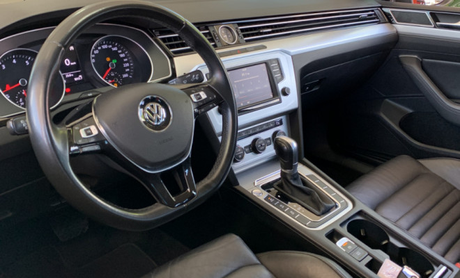 VW - VolksWagen Passat Comfortline 2.0 TSI 220cv Tip. 2016 Gasolina-5