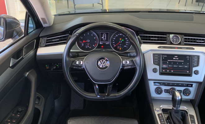 VW - VolksWagen Passat Comfortline 2.0 TSI 220cv Tip. 2016 Gasolina-7
