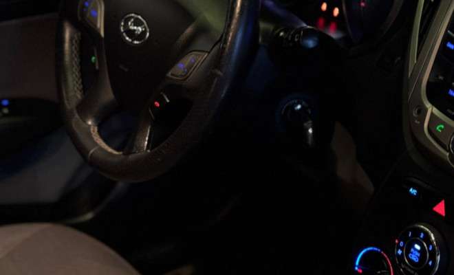 Hyundai HB20X Premium 1.6 Flex 16V Aut. 2014 Flex-12