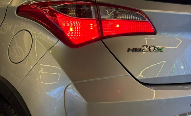 Hyundai HB20X Premium 1.6 Flex 16V Aut. 2014 Flex-7