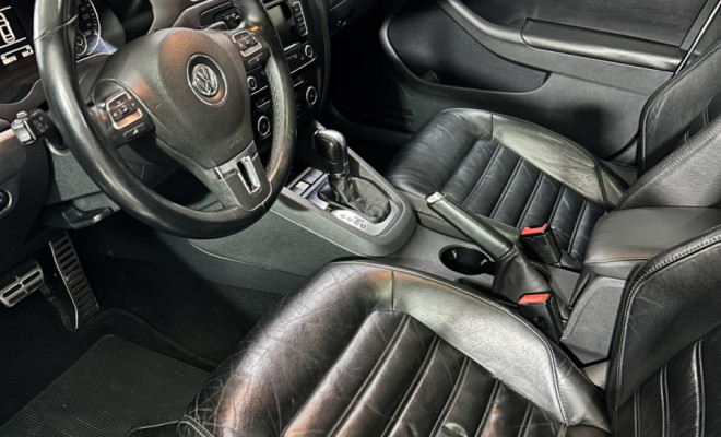 VW - VolksWagen JETTA Highline 2.0 TSI 16V 4p Tiptronic 2012 Flex-1