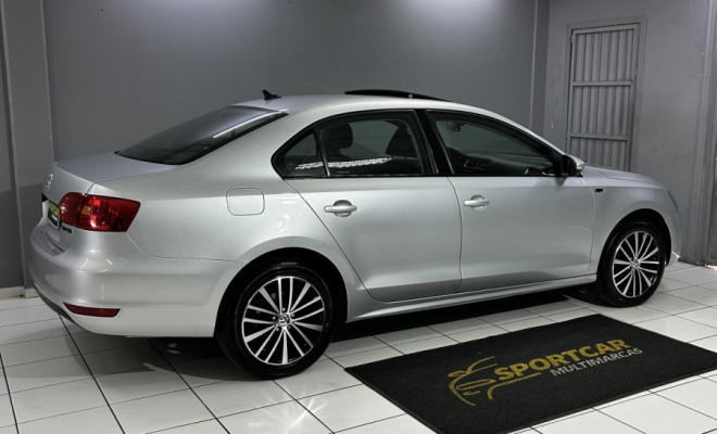 VW - VolksWagen JETTA Highline 2.0 TSI 16V 4p Tiptronic 2012 Flex-6