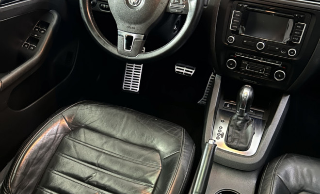 VW - VolksWagen JETTA Highline 2.0 TSI 16V 4p Tiptronic 2012 Flex-4