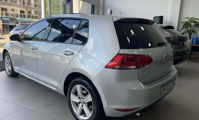 VW - VolksWagen Golf Comfortline 1.4 TSI 140cv Aut. 2015 Gasolina-2
