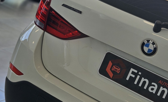 BMW X1 SDRIVE 20i X-Line 2.0 TB Active Flex 2015 Gasolina-15