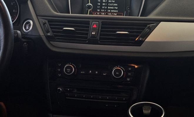 BMW X1 SDRIVE 20i X-Line 2.0 TB Active Flex 2015 Gasolina-9