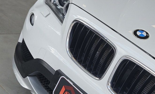BMW X1 SDRIVE 20i X-Line 2.0 TB Active Flex 2015 Gasolina-2