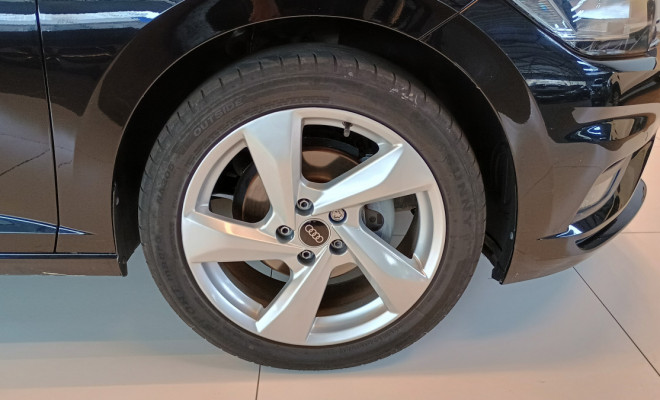 VW - VolksWagen JETTA Comfort. 250 TSI 1.4 Flex 16v Aut. 2019 Flex-8