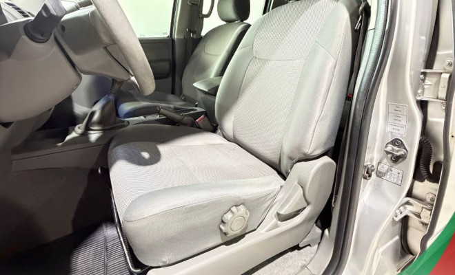 Nissan Frontier SE/SE Strik CD 4x4 2.5 TB Dies. 2010 Diesel-6