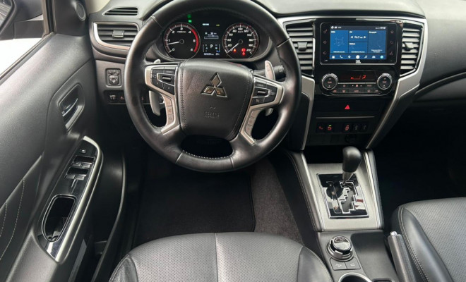 Mitsubishi L200 Triton Sport HPE-S 2.4 CD Dies. Aut 2023 Diesel-6