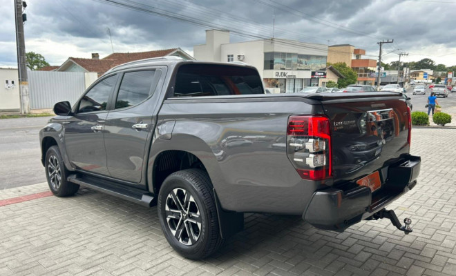 Mitsubishi L200 Triton Sport HPE-S 2.4 CD Dies. Aut 2023 Diesel-4