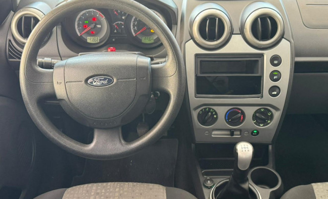 Ford Fiesta Sed. 1.6 8V Flex 4p 2013 Flex-5