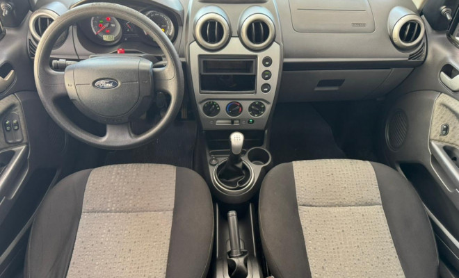 Ford Fiesta Sed. 1.6 8V Flex 4p 2013 Flex-4
