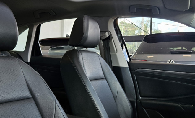 VW - VolksWagen JETTA Comfort. 250 TSI 1.4 Flex 16v Aut. 2019 Flex-13