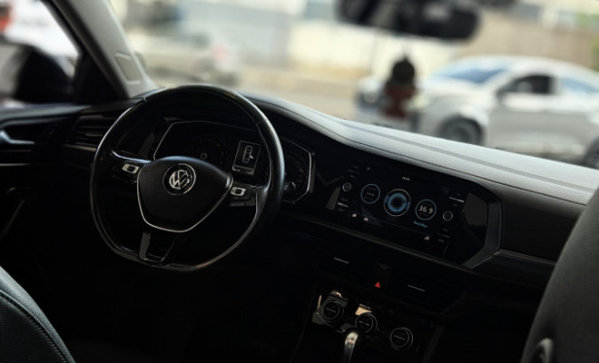 VW - VolksWagen JETTA Comfort. 250 TSI 1.4 Flex 16v Aut. 2019 Flex-8