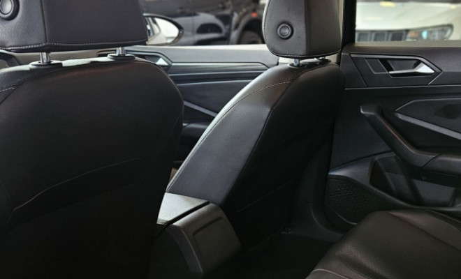 VW - VolksWagen JETTA Comfort. 250 TSI 1.4 Flex 16v Aut. 2019 Flex-14