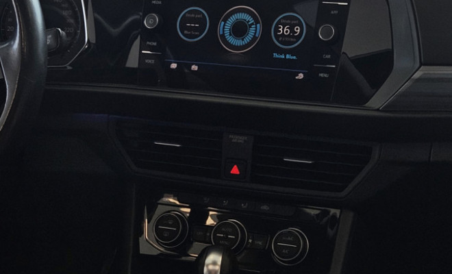 VW - VolksWagen JETTA Comfort. 250 TSI 1.4 Flex 16v Aut. 2019 Flex-11