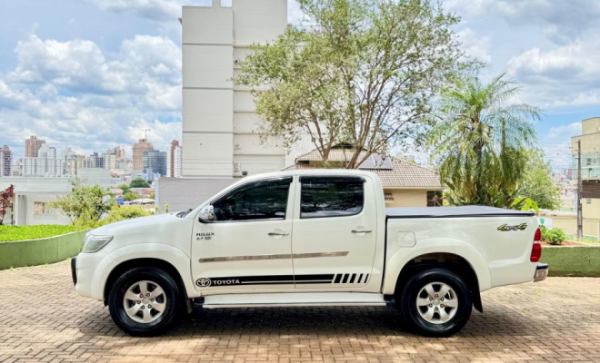 Toyota Hilux CD SRV 4x4 2.7 Flex 16V Aut. 2014 Flex-10
