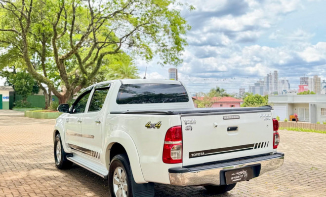 Toyota Hilux CD SRV 4x4 2.7 Flex 16V Aut. 2014 Flex-15