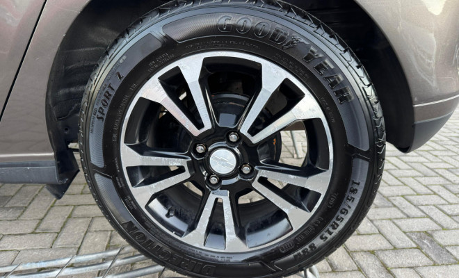 GM - Chevrolet ONIX HATCH LTZ 1.4 8V FlexPower 5p Aut. 2014 Flex-10