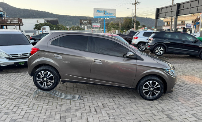 GM - Chevrolet ONIX HATCH LTZ 1.4 8V FlexPower 5p Aut. 2014 Flex-14