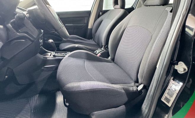 Peugeot 207 Sedan Passion XS 1.6 Flex 16V 4p Aut 2012 Flex-6