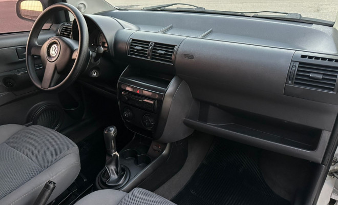 VW Fox 1.0 Mi Total Flex - 2009-8