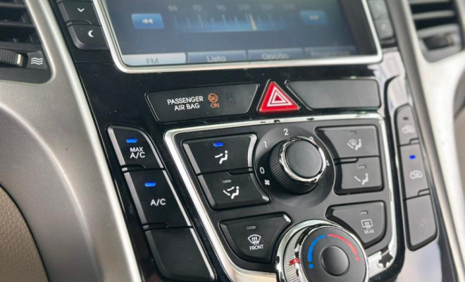 Hyundai i30 Serie Limitada 1.8 16V Aut. 5p 2015 Flex-28