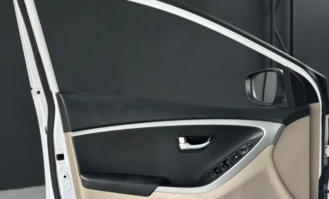 Hyundai i30 Serie Limitada 1.8 16V Aut. 5p 2015 Flex-26