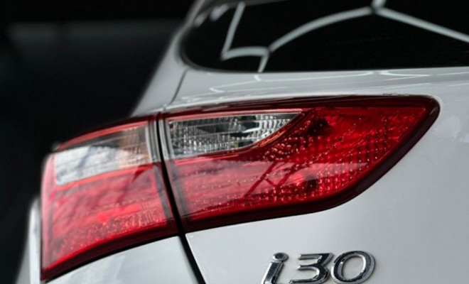 Hyundai i30 Serie Limitada 1.8 16V Aut. 5p 2015 Flex-22