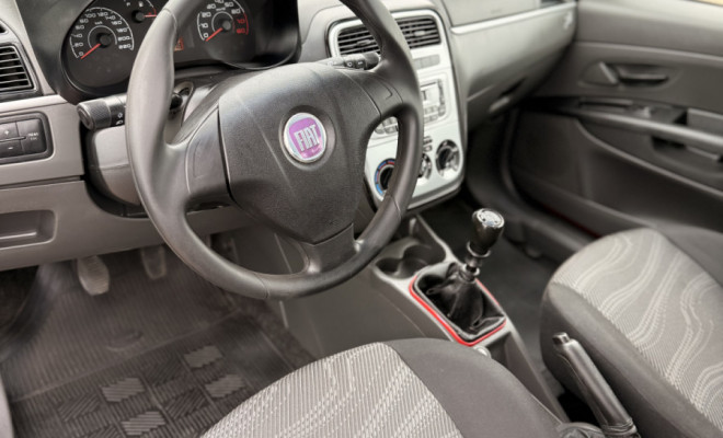 Fiat Punto ATTRACTIVE 1.4 Fire Flex 8V 5p 2011 Flex-8