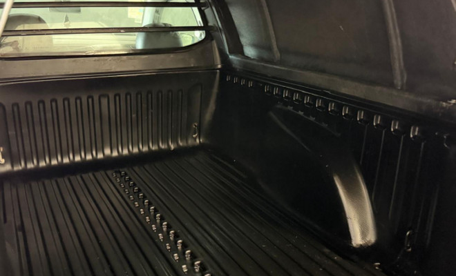 VW - VolksWagen Saveiro Robust 1.6 Total Flex 16V  2023 Flex-8