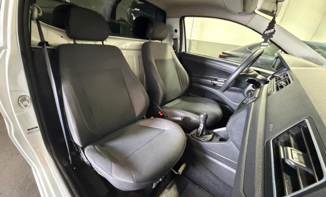 VW - VolksWagen Saveiro Robust 1.6 Total Flex 16V  2023 Flex-2