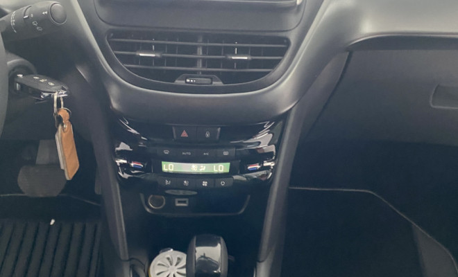 Peugeot 2008 Style 1.6 Aut 2023-13