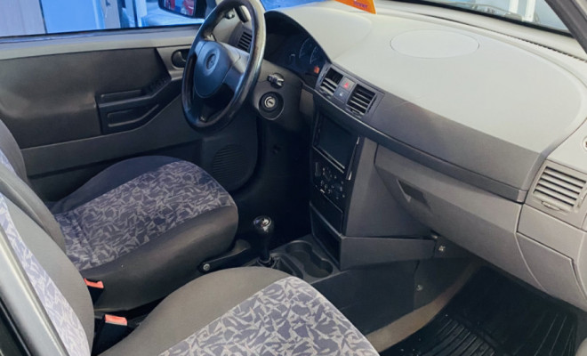 GM - Chevrolet Meriva 1.8/ CD 1.8 MPFI 8V 102cv 5p 2003 Gasolina-6