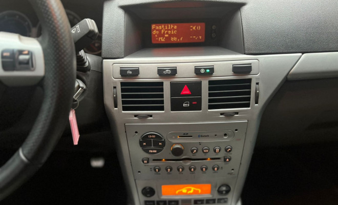 GM - Chevrolet Vectra Elegan. 2.0 MPFI 8V FlexPower Mec 2011 Flex-8