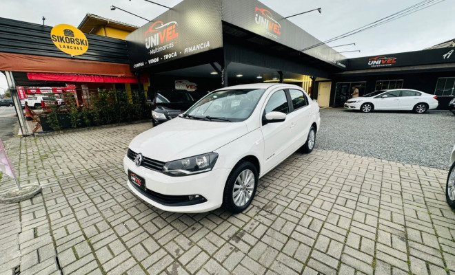 VW - VolksWagen VOYAGE Comfortline  1.0 T.Flex 8V 4p 2015 Flex-1