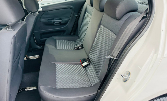 VW - VolksWagen VOYAGE Comfortline  1.0 T.Flex 8V 4p 2015 Flex-7