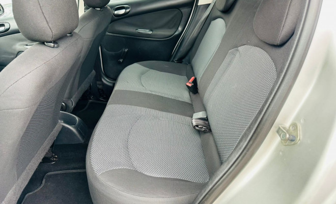 Peugeot 207 XR 1.4 Flex 8V 5p 2013 Flex-8
