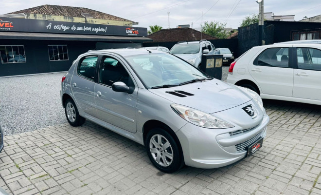 Peugeot 207 XR 1.4 Flex 8V 5p 2013 Flex