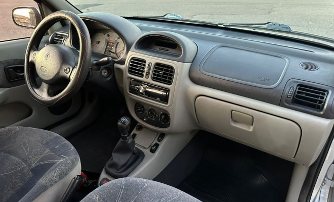 Renault Clio Sed. 1.6 Privilège - 2005-7