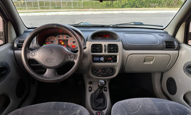 Renault Clio Sed. 1.6 Privilège - 2005-9