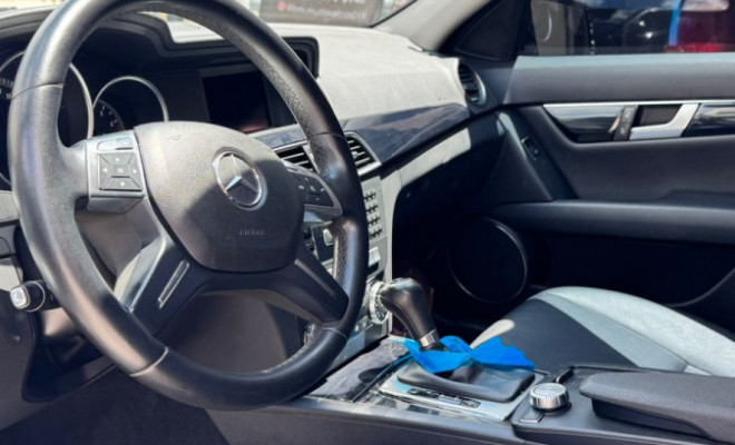 Mercedes-Benz C-180 CGI Sport 1.6 TB 16V 156cv Aut. 2014 Gasolina-3