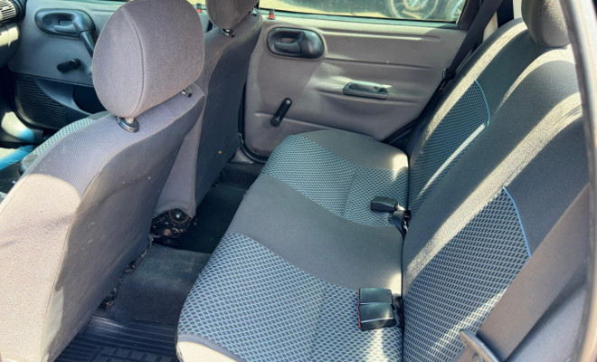 GM - Chevrolet Classic Life/LS 1.0 VHC FlexP. 4p 2013 Flex-9