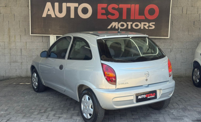 GM - Chevrolet Celta 1.0/Super/N.Piq.1.0 MPFi VHC 8V 3p 2001 Gasolina-2