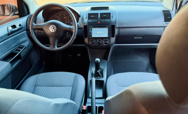 VW - VolksWagen Polo 1.6 Mi/S.Ouro 1.6 Mi Tot.Flex 8V 5p 2005 Flex-10