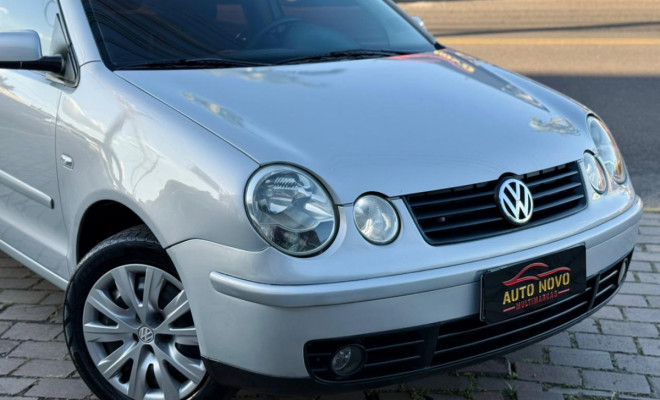 VW - VolksWagen Polo 1.6 Mi/S.Ouro 1.6 Mi Tot.Flex 8V 5p 2005 Flex-7