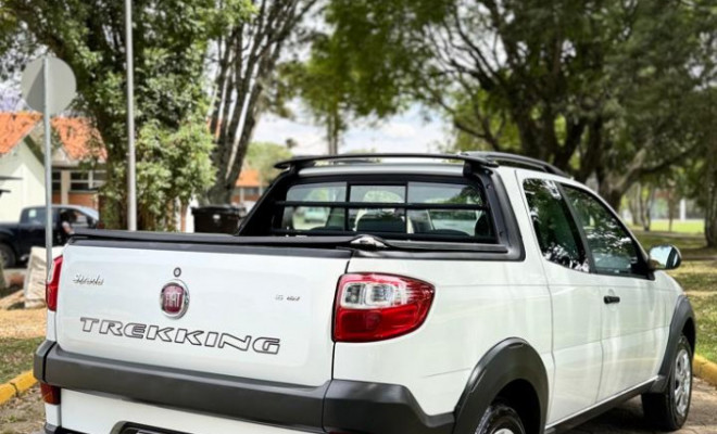 Fiat Strada Trekking 1.6 16V Flex CD 2014 Flex-2