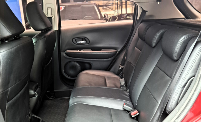 Honda HR-V 2017 LX 1.8 Automático • Couro • Completo • Imperdível!-5