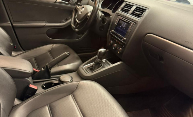 VW - VolksWagen JETTA Comfortline 1.4 TSI 16V 4p Aut. 2017 Gasolina-7